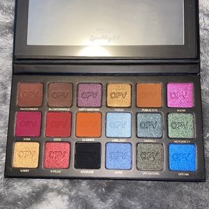 OPVBEAUTY London SPOTLIGHT Eyeshadow Palette